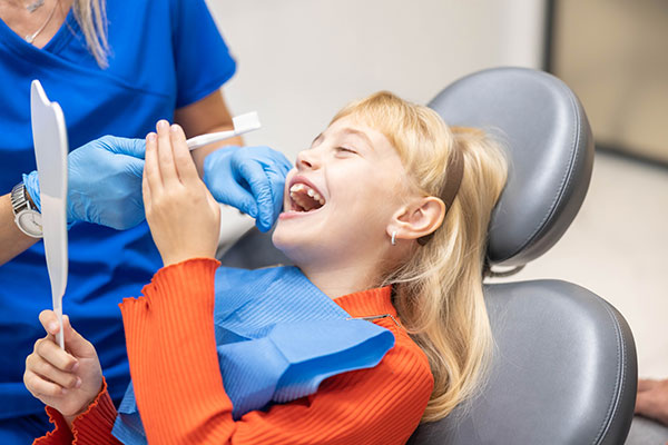 How A Children&#    ;s Dentist Uses Dental Sealants To Protect Children&#    ;s Teeth